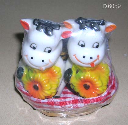 Porcelain Salt & Pepper Shaker