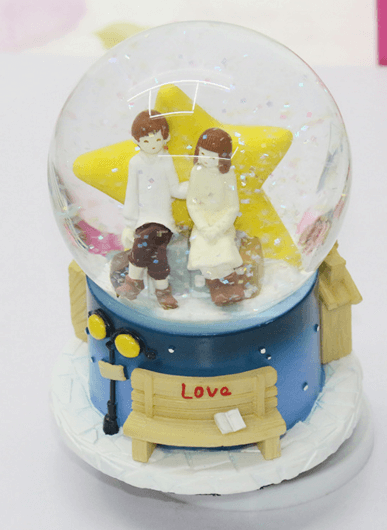 Resin Valentine Snowglobe