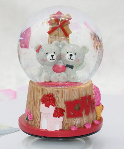 Resin Snowglobe for Valentine