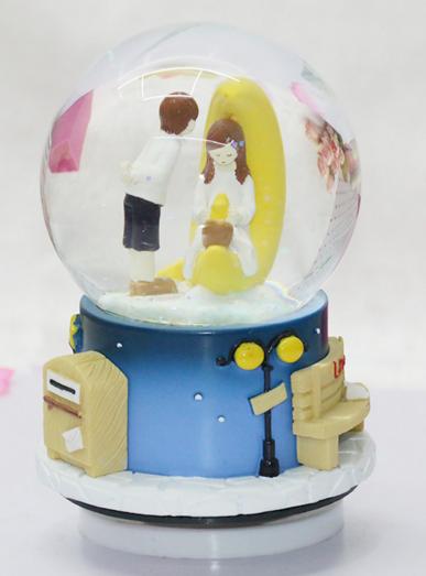 Resin Snowglobe for Valentine