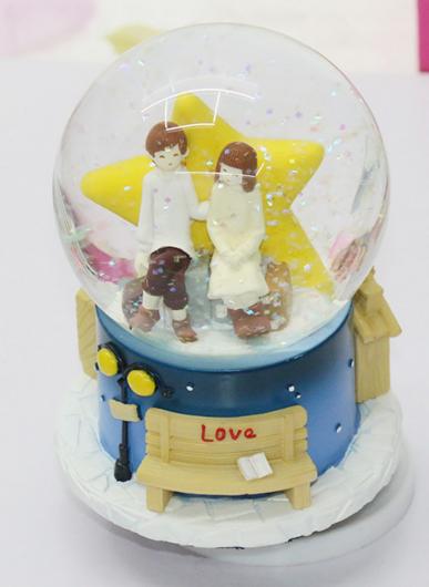 Resin Snowglobe for Valentine