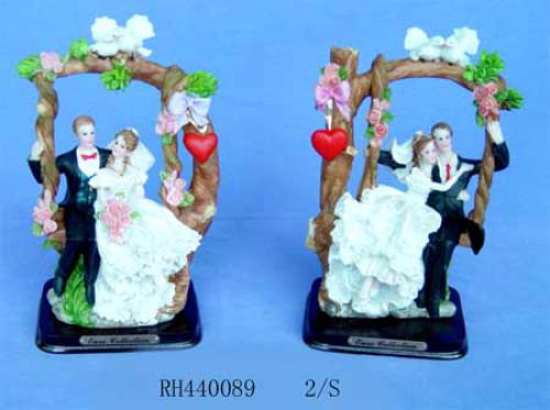 Resin Wedding Figurine