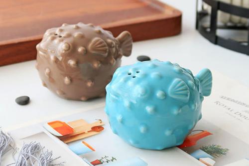 Porcelain Salt & Pepper Shaker